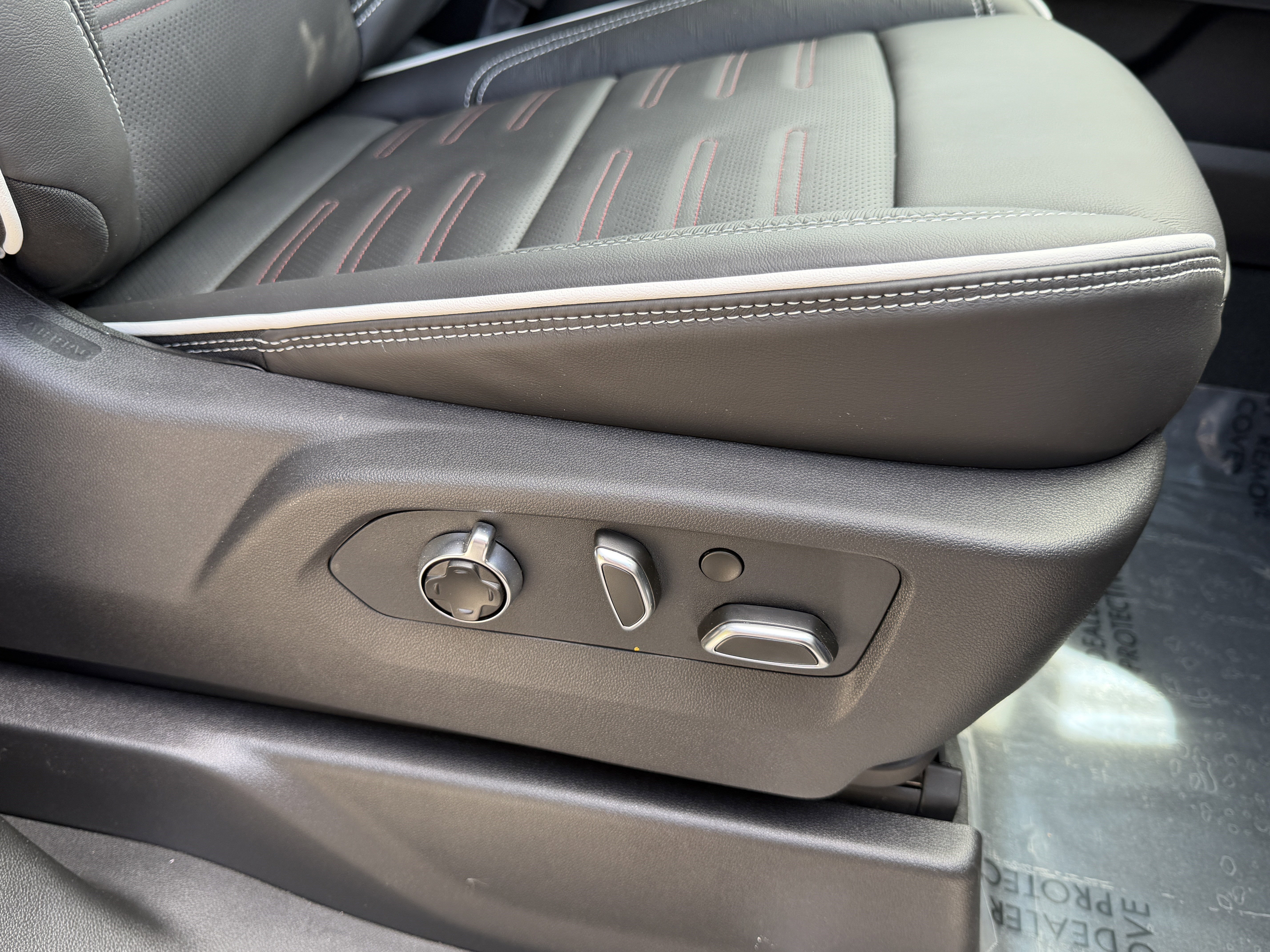 2026 GMC Sierra 1500 AT4X - Photo 32