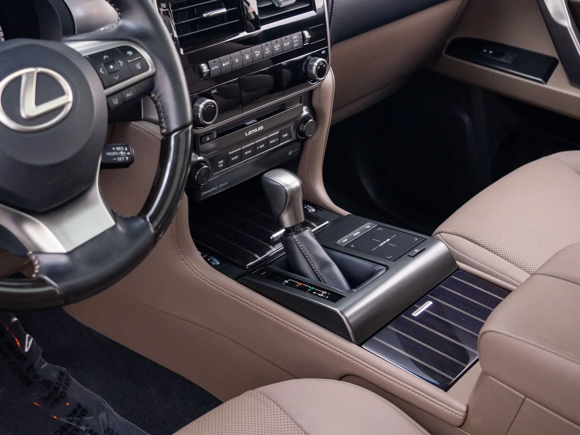 Used 2022 Blue Lexus 460 image 12