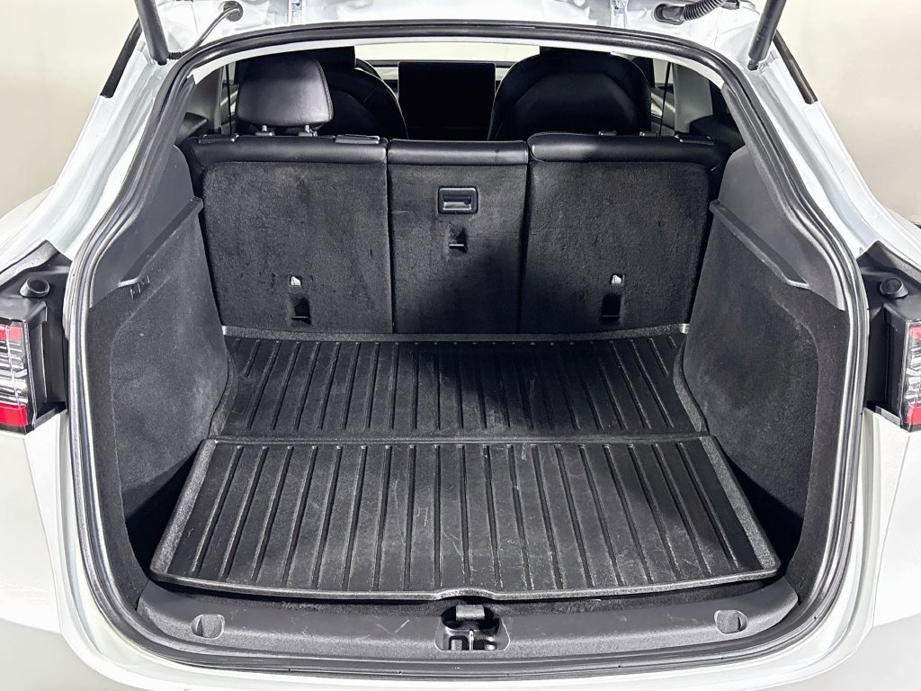 Used 2023 White Tesla Long Range image 21