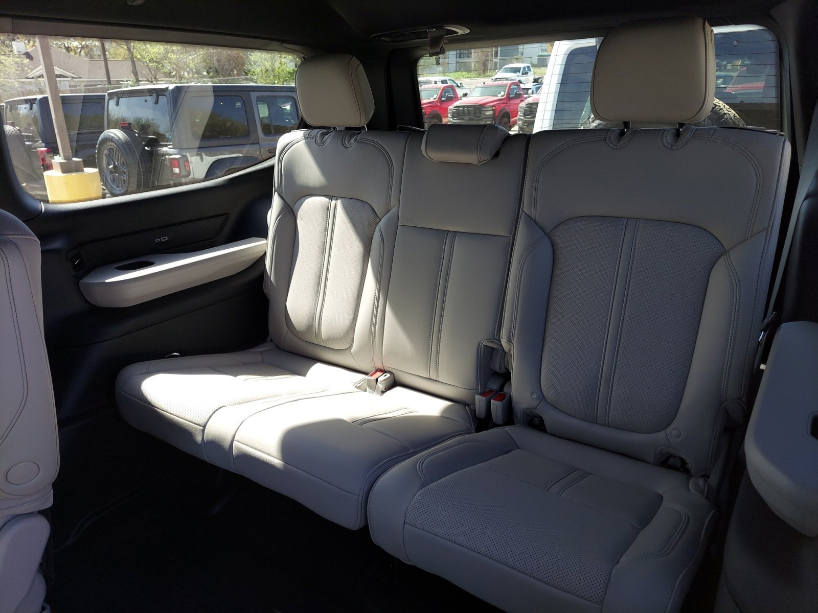New 2026 Baltic Gray Metallic Clearcoat Jeep  image 24