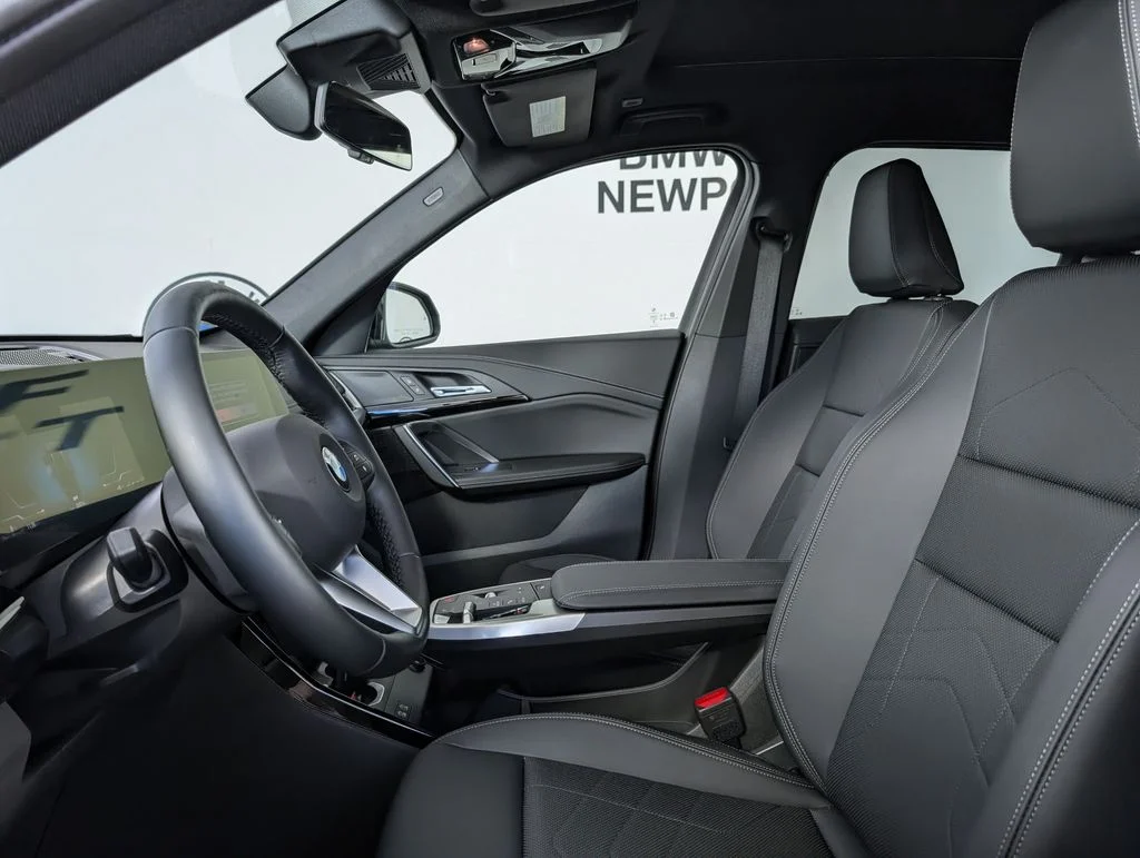 New 2026 Black Sapphire Metallic BMW xDrive28i image 2