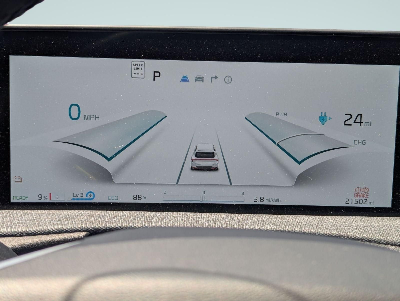 Used 2024 Gray Kia Wind image 12