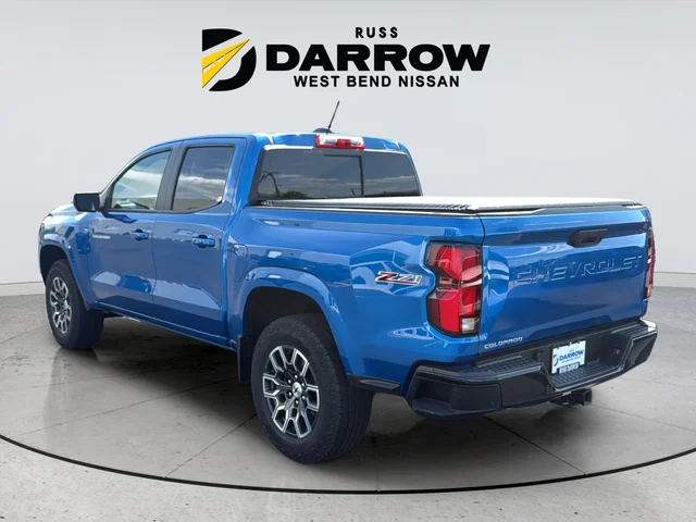 Used 2023 Blue Chevrolet Z71 image 3