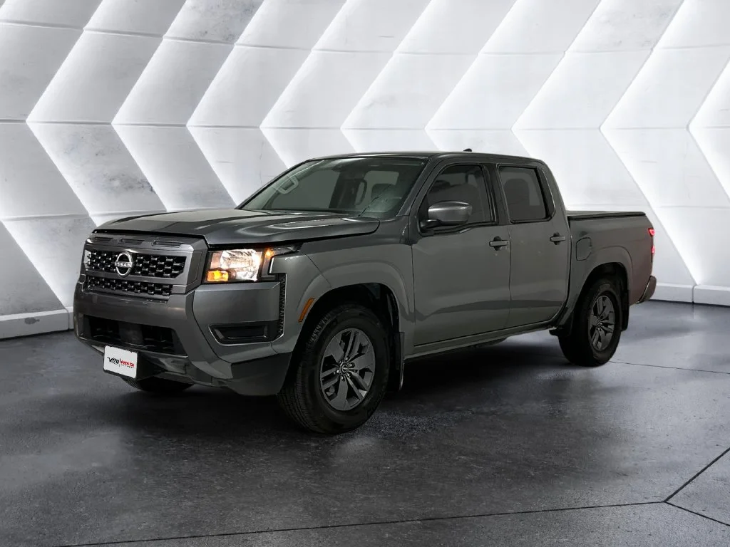 Used 2025 Gray Nissan SV image 3