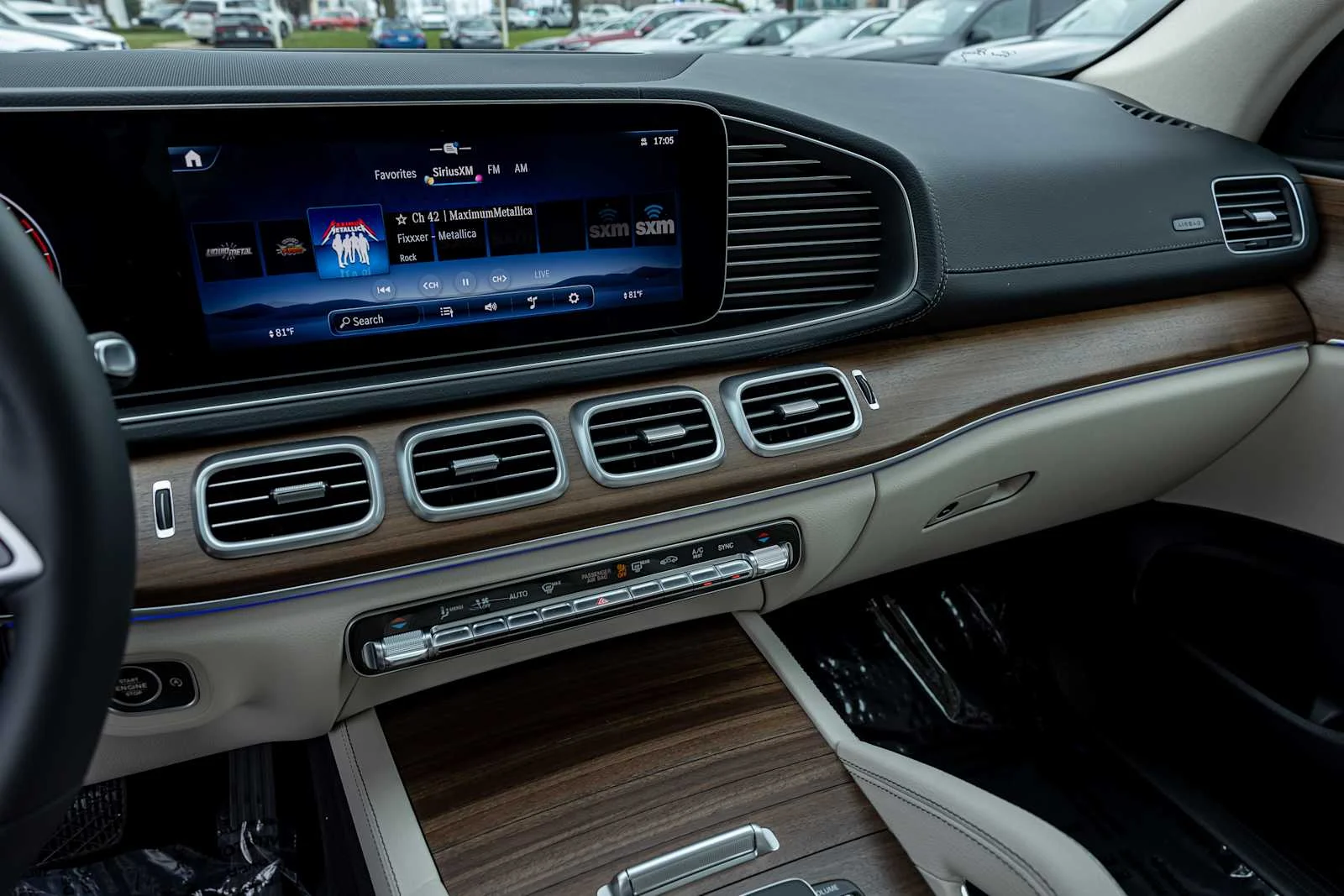 New 2026 Polar White Mercedes-Benz GLS 450 image 15