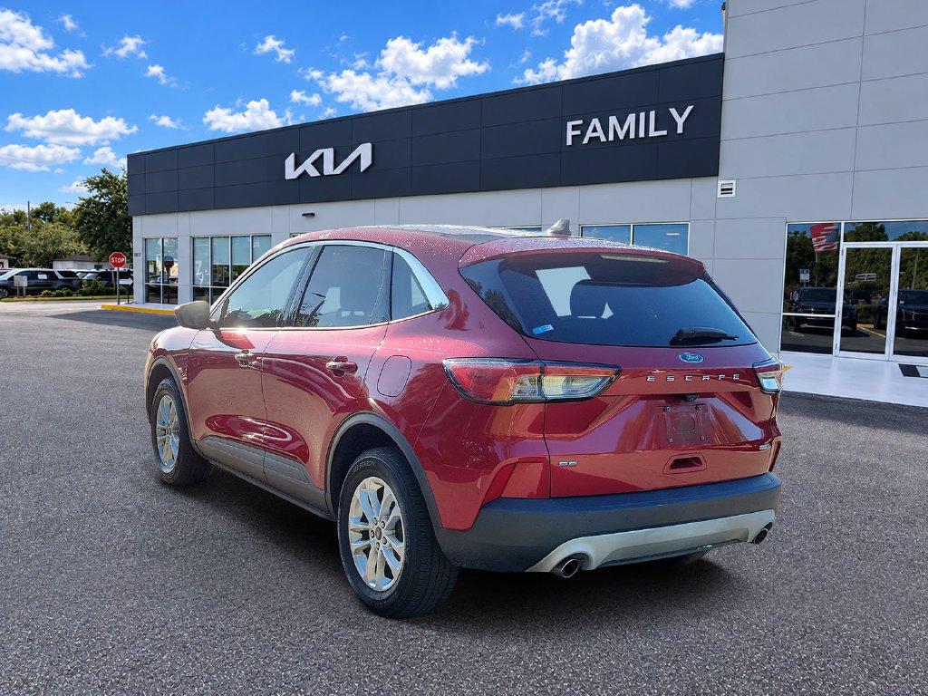 Used 2020 Red Metallic Ford SE image 4