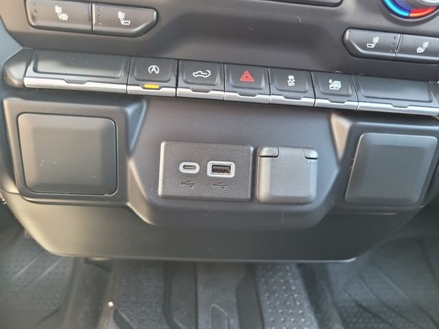 Used 2022 White Chevrolet LT image 25