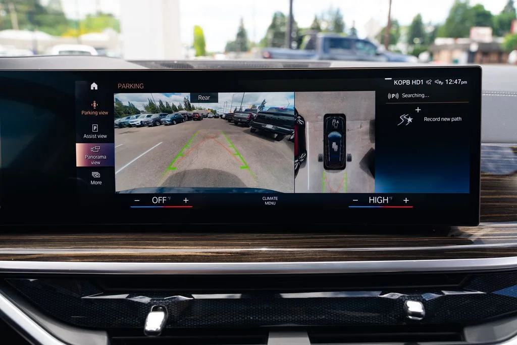 Used 2023 Black BMW xDrive40i image 15