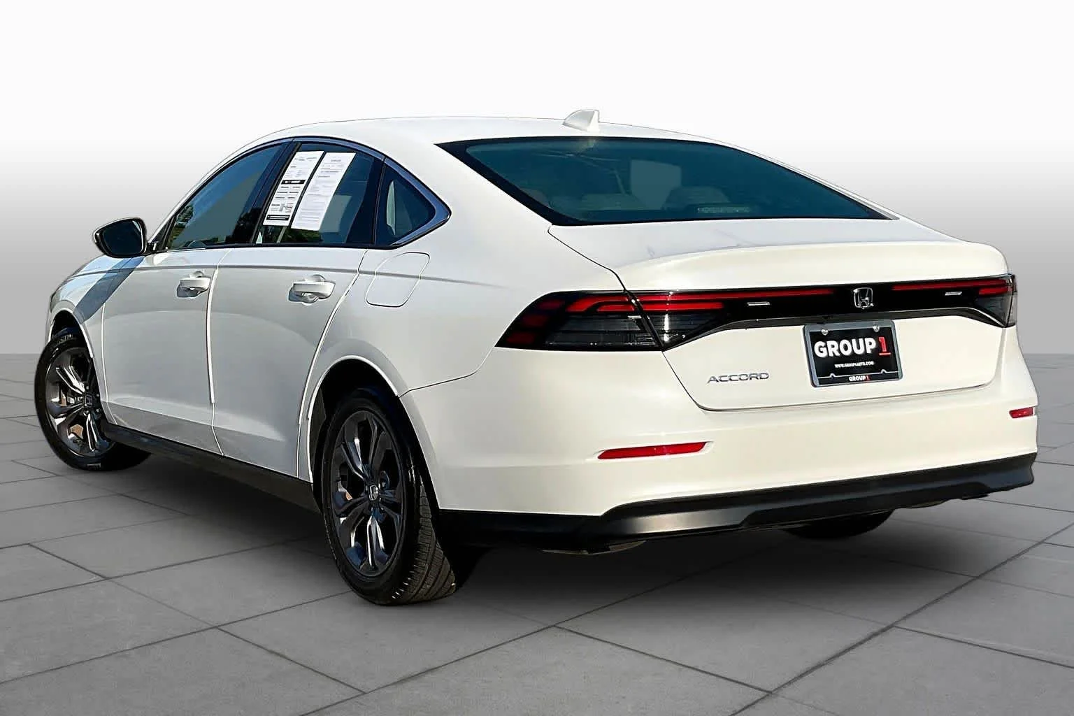 Used 2023 Platinum White Pearl Honda EX image 12