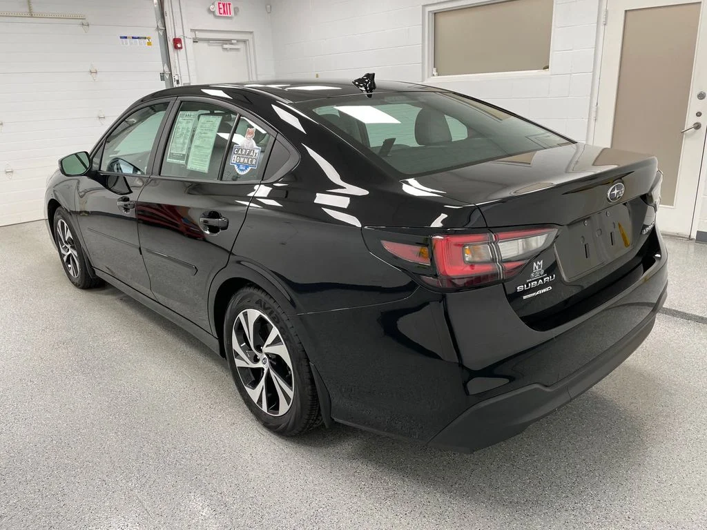 Used 2025 Crystal Black Silica Subaru Premium image 8