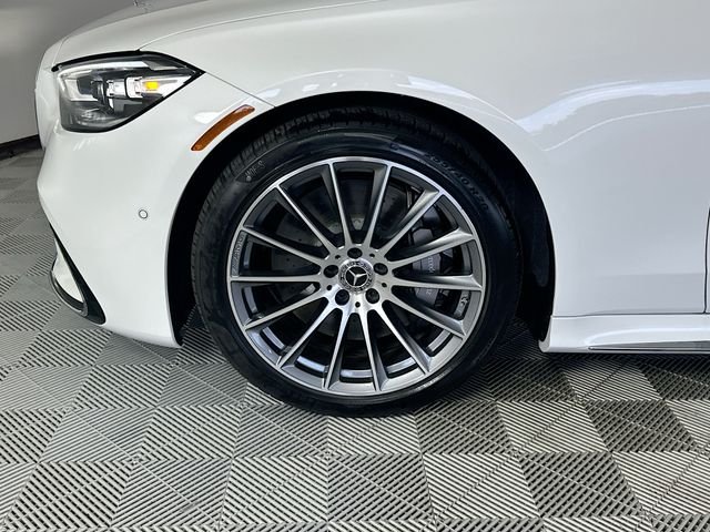 New 2026 MANUFAKTUR Moonlight White Metallic Mercedes-Benz S 580 image 31