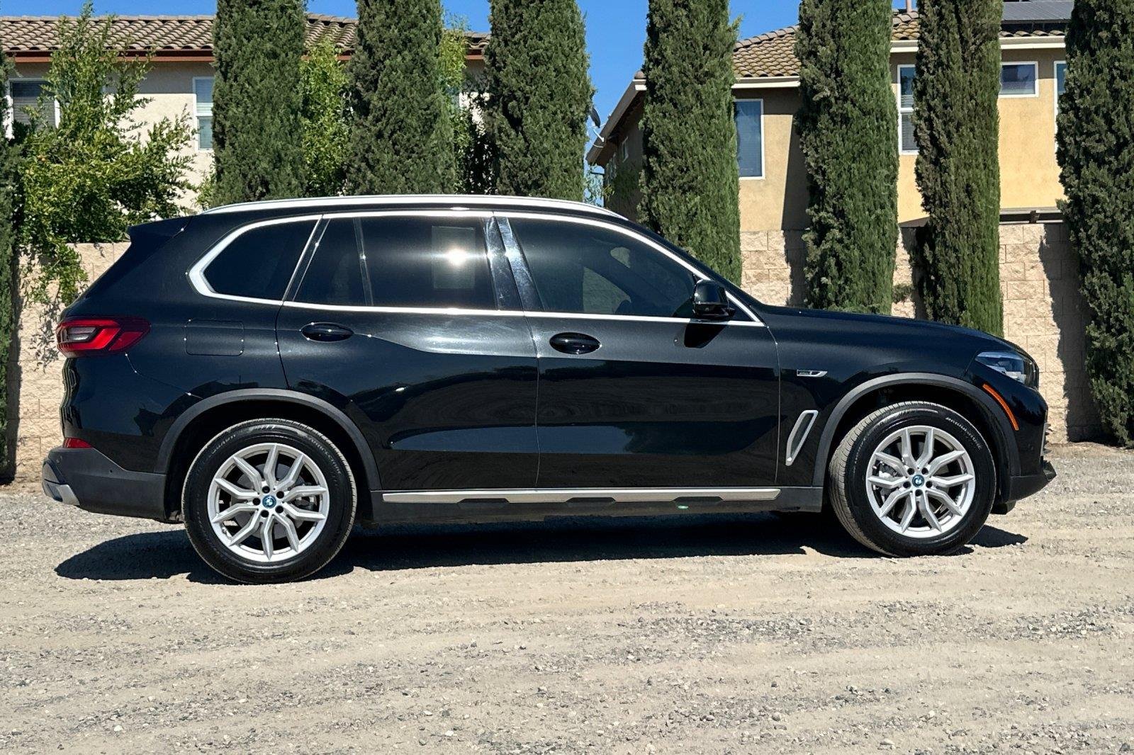 Used 2023 Black Sapphire Metallic BMW xDrive45e image 2