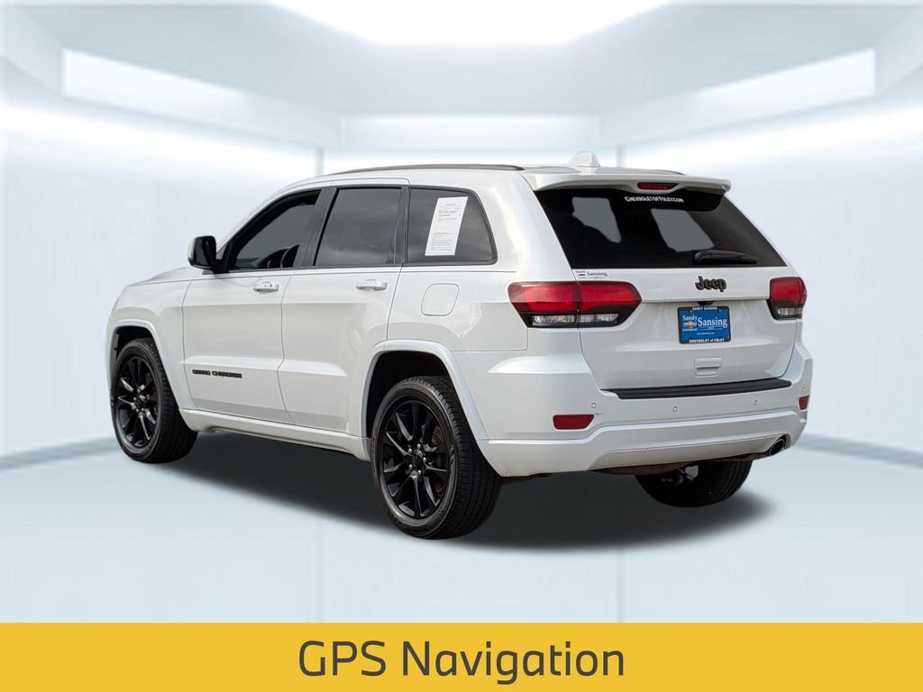 Used 2021 White Jeep Laredo X image 3