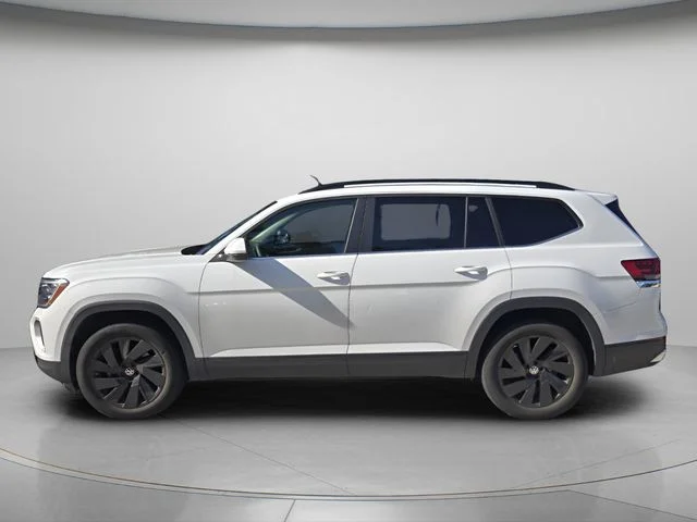 Used 2024 White Volkswagen 2.0T SE w/Technology image 3