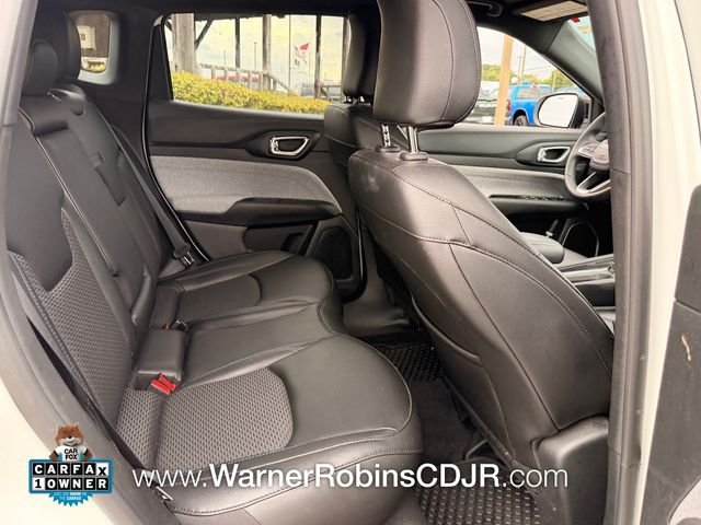 Used 2024 White Jeep Latitude image 18