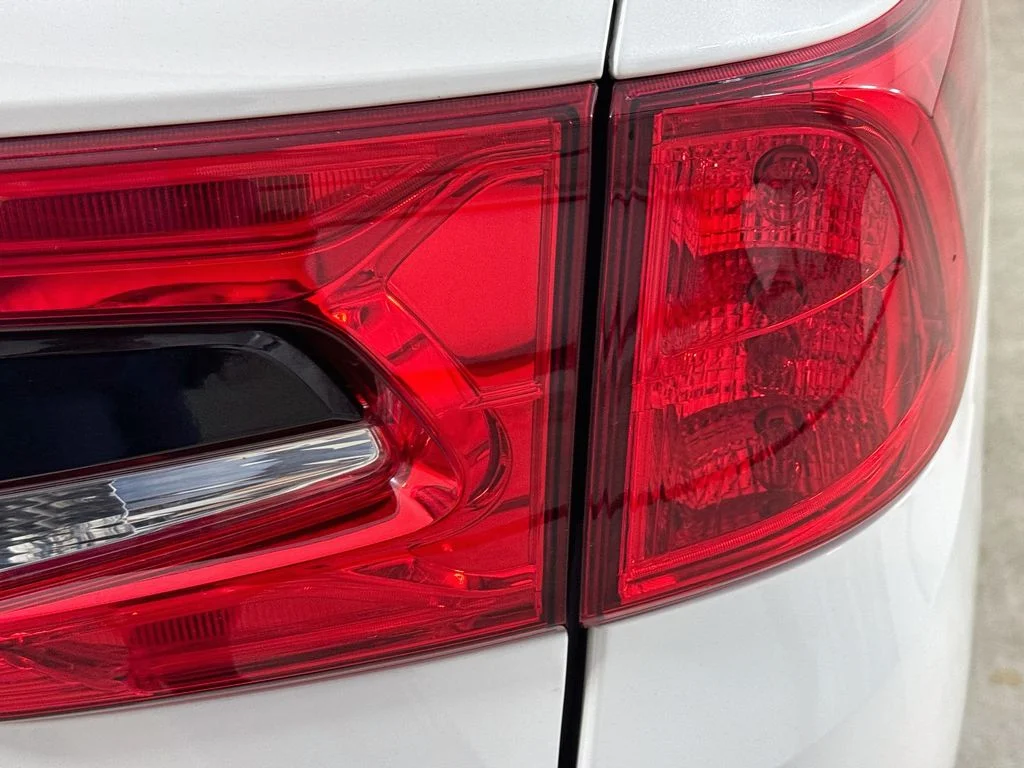 Certified Used 2021 White Honda EX-L image 36