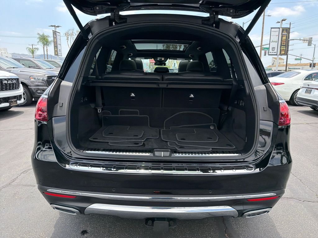 Used 2025 Black Mercedes-Benz GLS 450 image 10