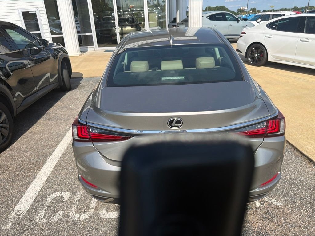 Used 2019 Silver Lexus 350 image 4