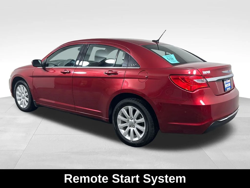 Used 2013 Red Chrysler Touring image 9