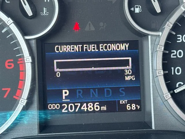 Used 2016  Toyota SR5 image 3