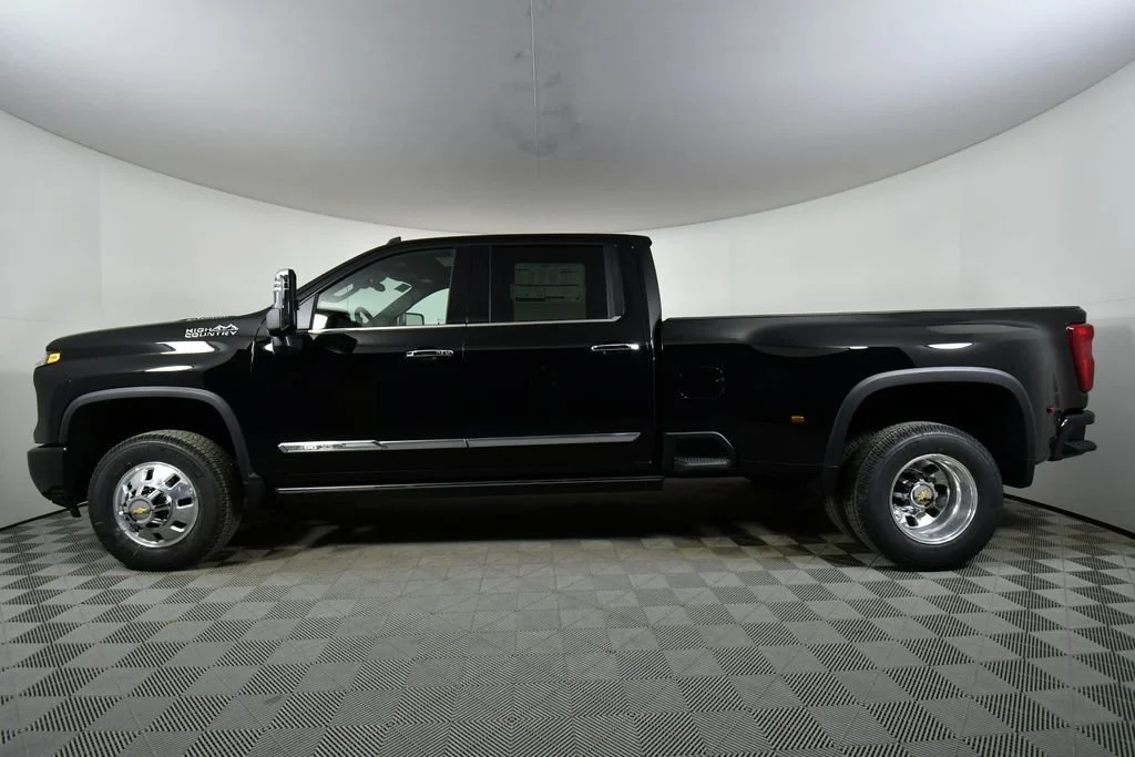 2026 Chevrolet Silverado 3500 HD High Country - Photo 16