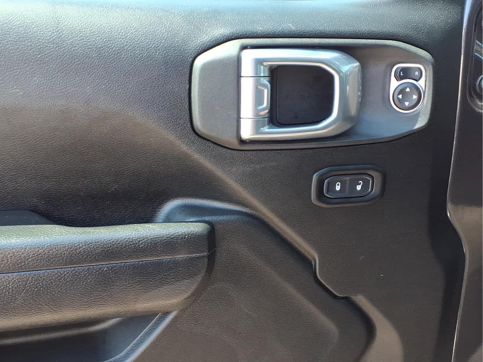 Used 2023 Granite Crystal Metallic Clearcoat Jeep Sport S image 12