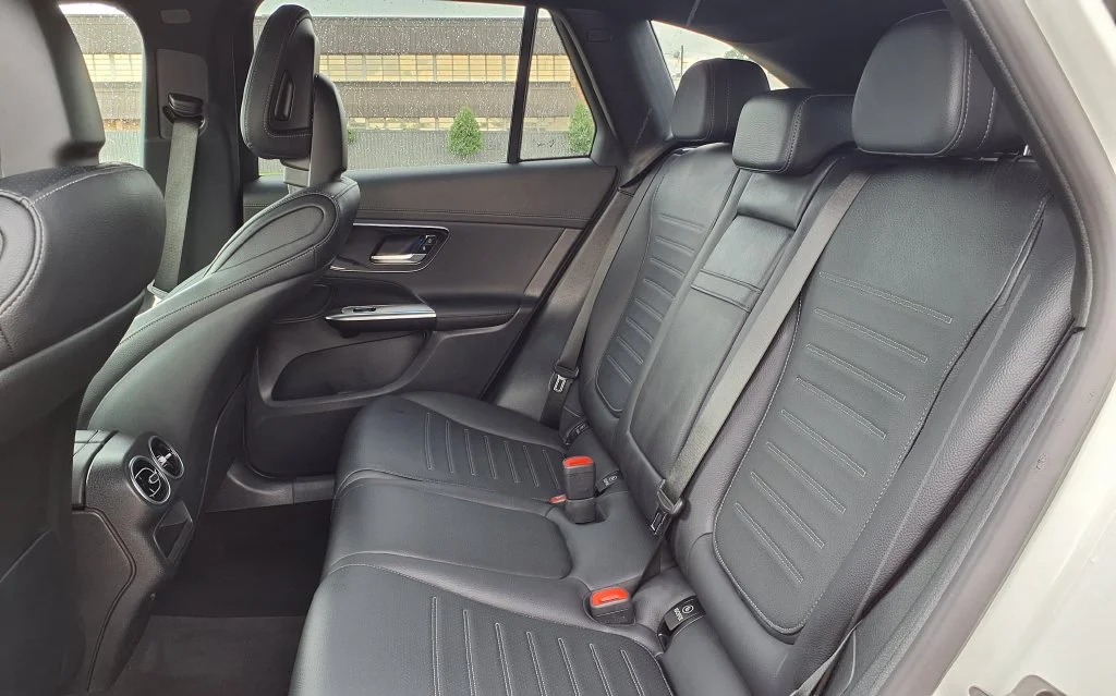 Used 2025 White Mercedes-Benz GLC 300 image 15