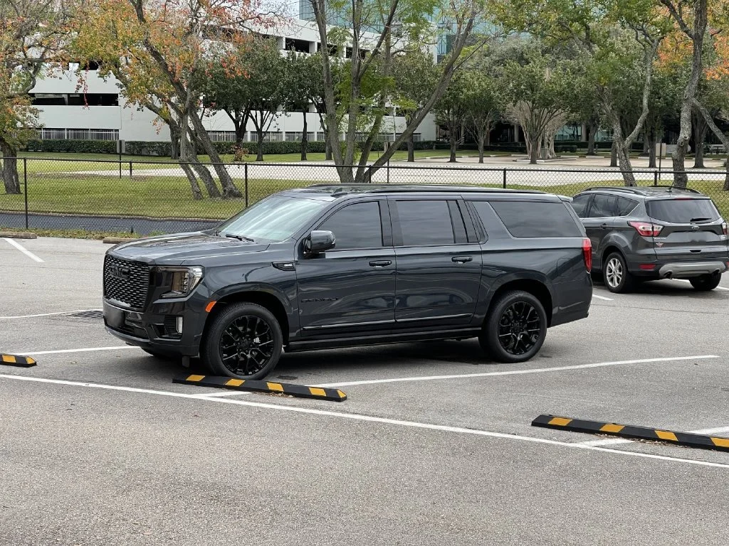 Used 2022 Green GMC Denali image 1