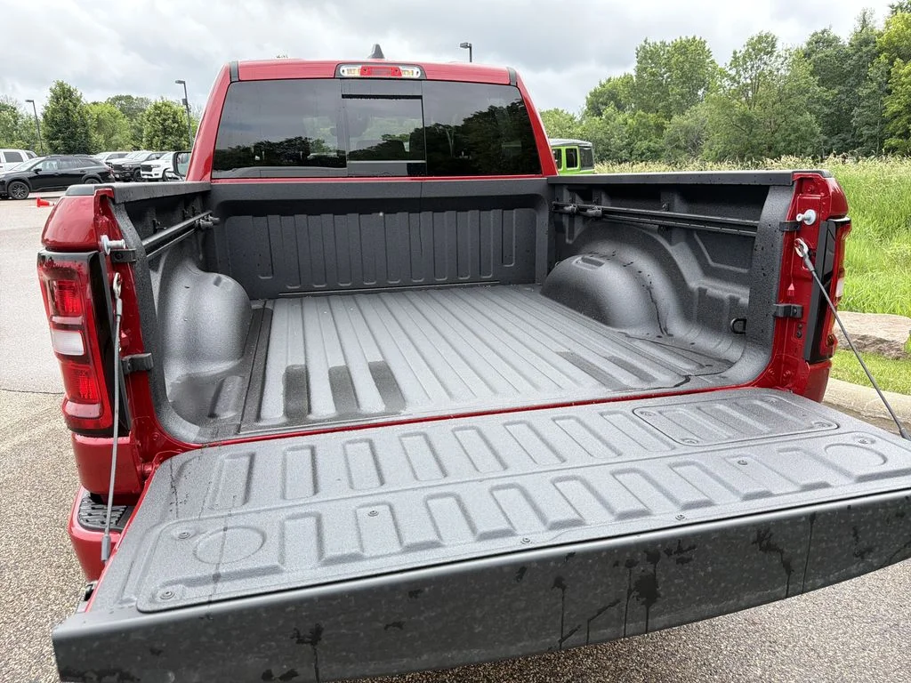 New 2026 Molten Red Pearl-Coat Exterior Paint Ram Laramie image 12