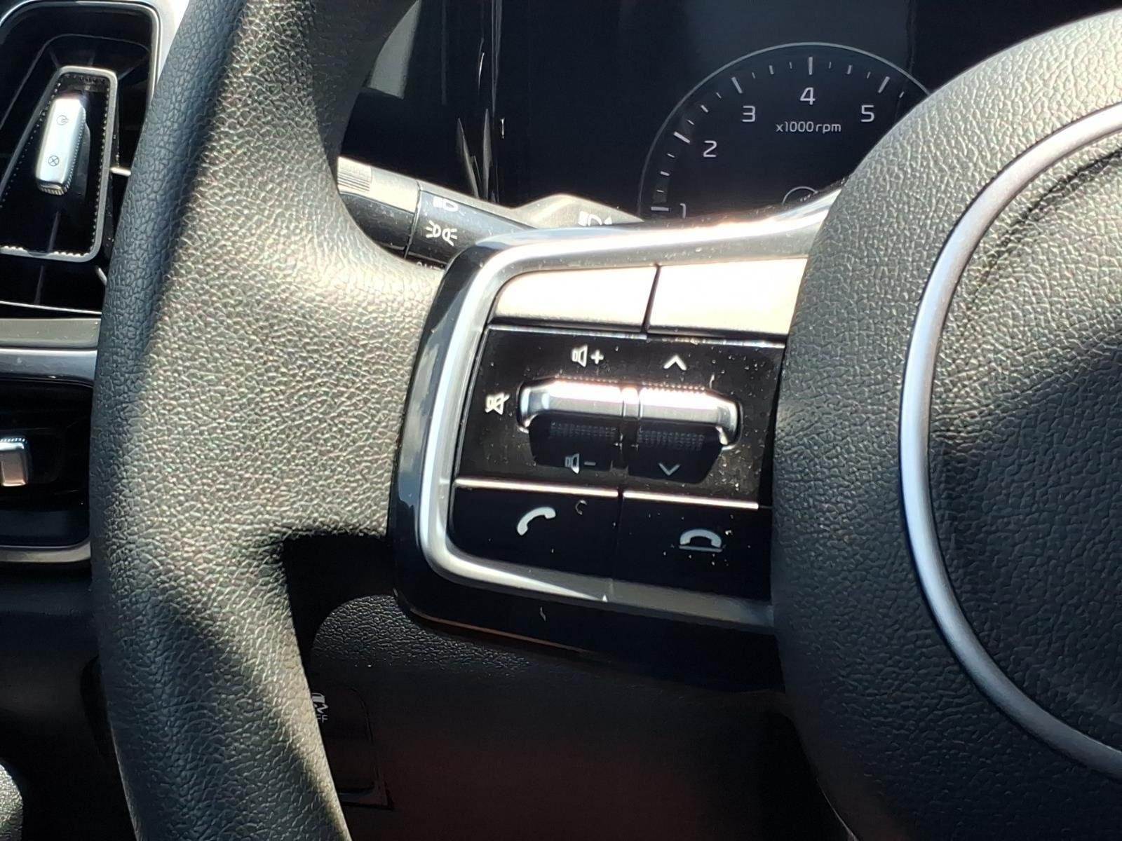Used 2023 Glacial White Pearl Kia LX image 25
