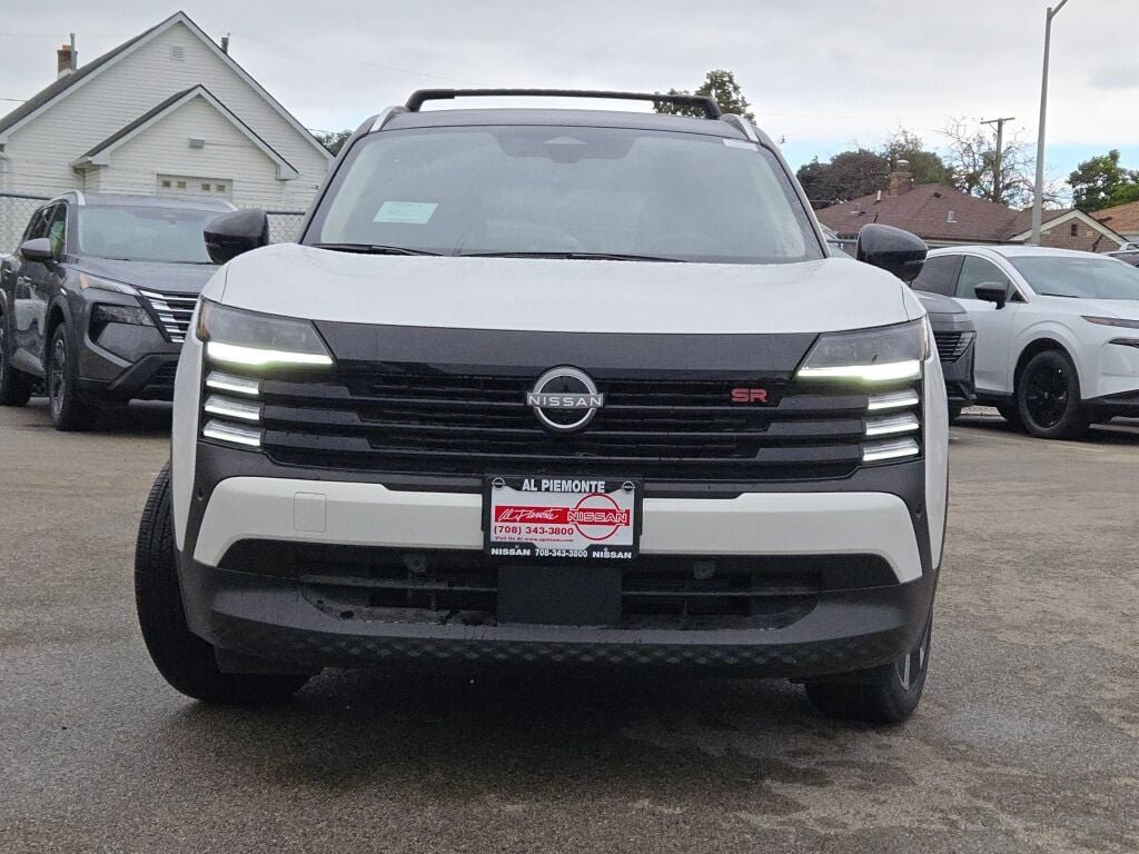 New 2026 White Nissan SR image 4