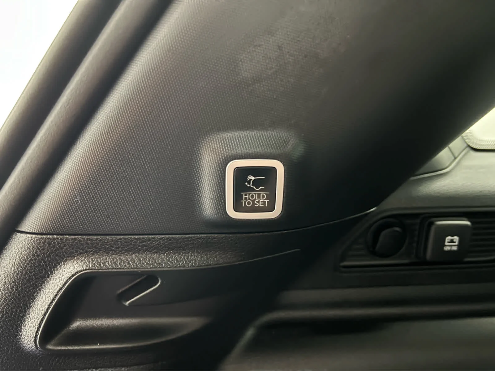 Used 2024 Baltic Gray Metallic Clearcoat Jeep  image 16