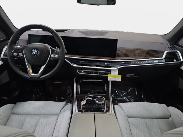Certified Used 2026 Black Sapphire Metallic BMW xDrive40i image 9