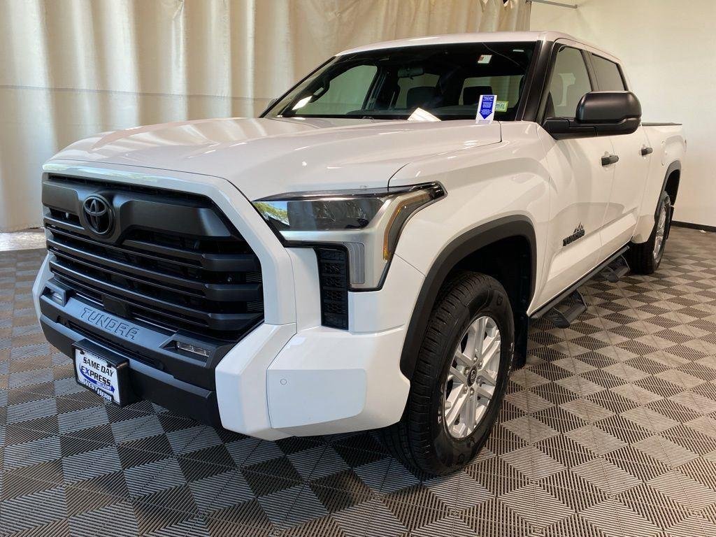 Used 2025 Ice Toyota SR5 image 5