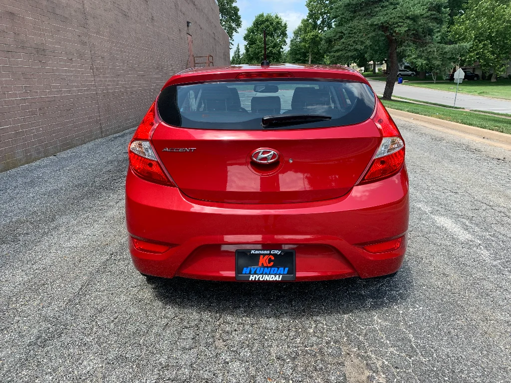 Used 2013 Boston Red Metallic Hyundai GS image 4