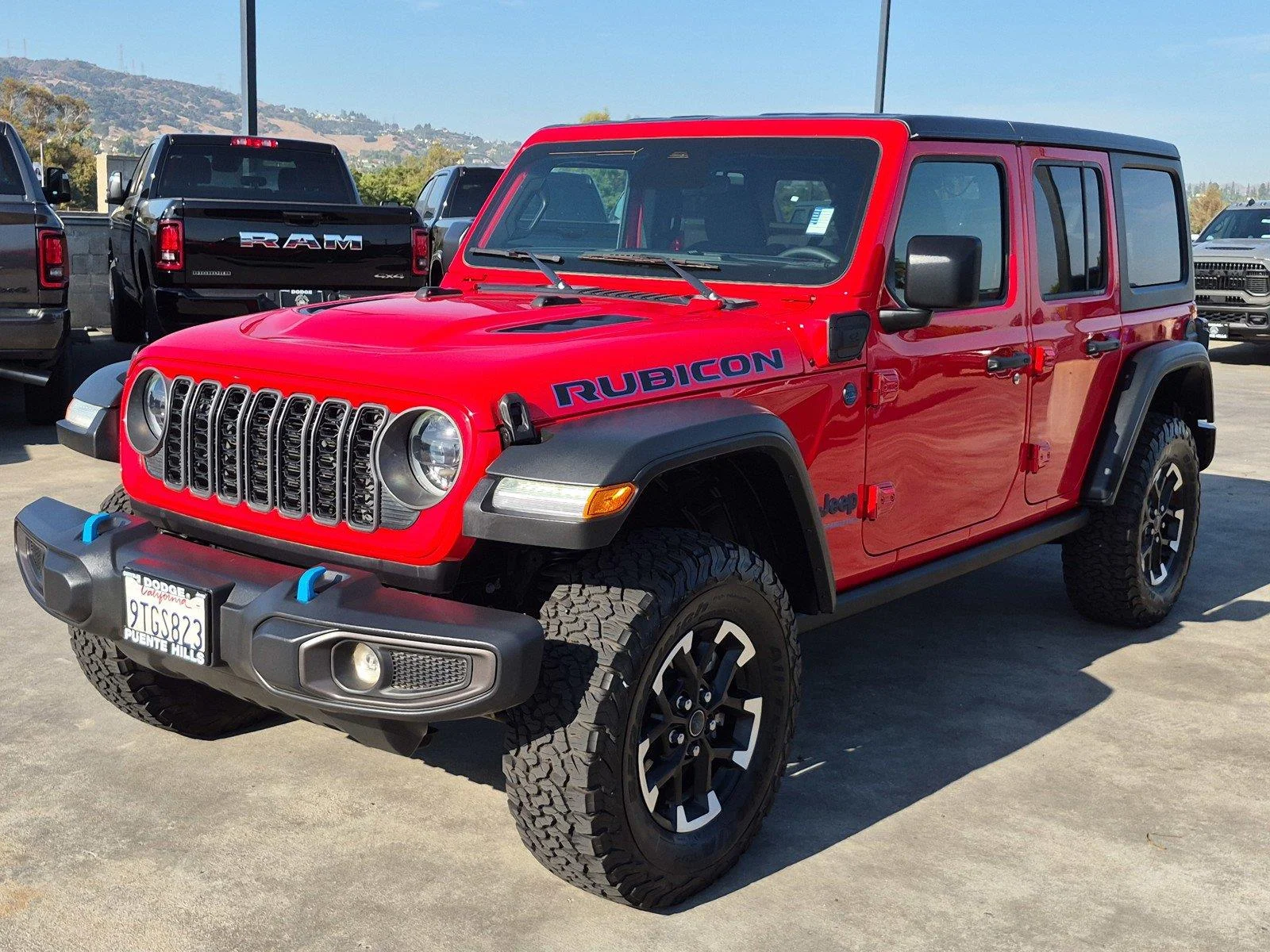 Certified Used 2025 Firecracker Red Clearcoat Jeep Rubicon image 4