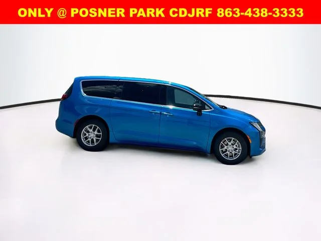 New 2027 Hydro Blue Pearl-Coat Exterior Paint Chrysler  image 4