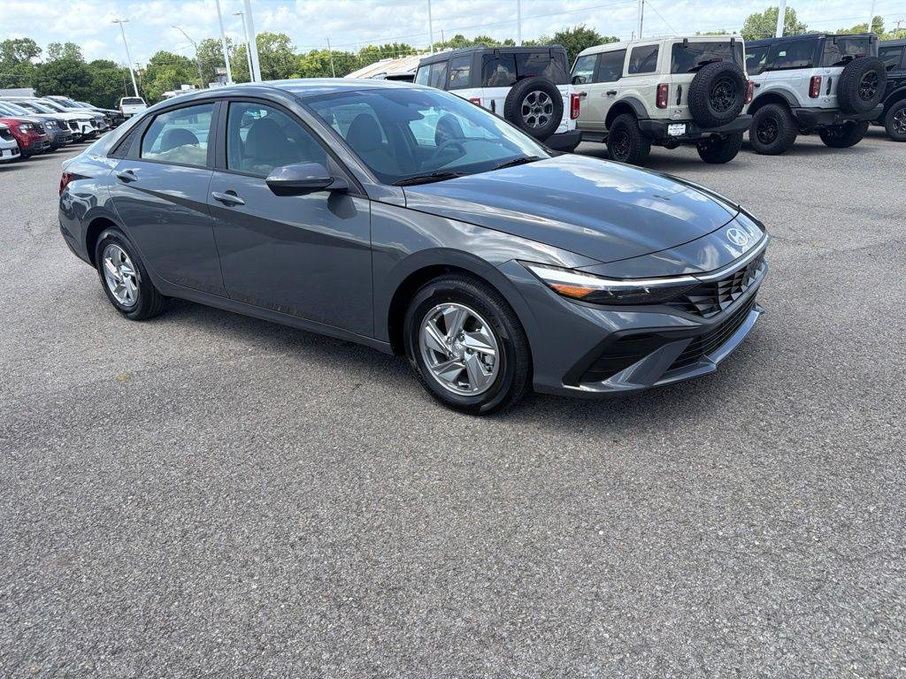 New 2026 Gray Hyundai SE image 1