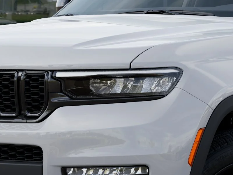 New 2025 Bright White Clear-Coat Exterior Paint Jeep Limited image 27