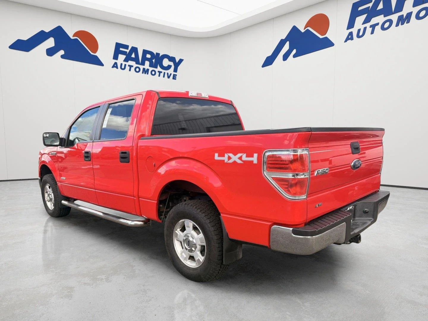 Used 2014 Race Red Ford XLT image 3