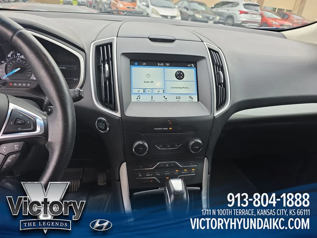 Used 2018 Blue Ford SEL image 17