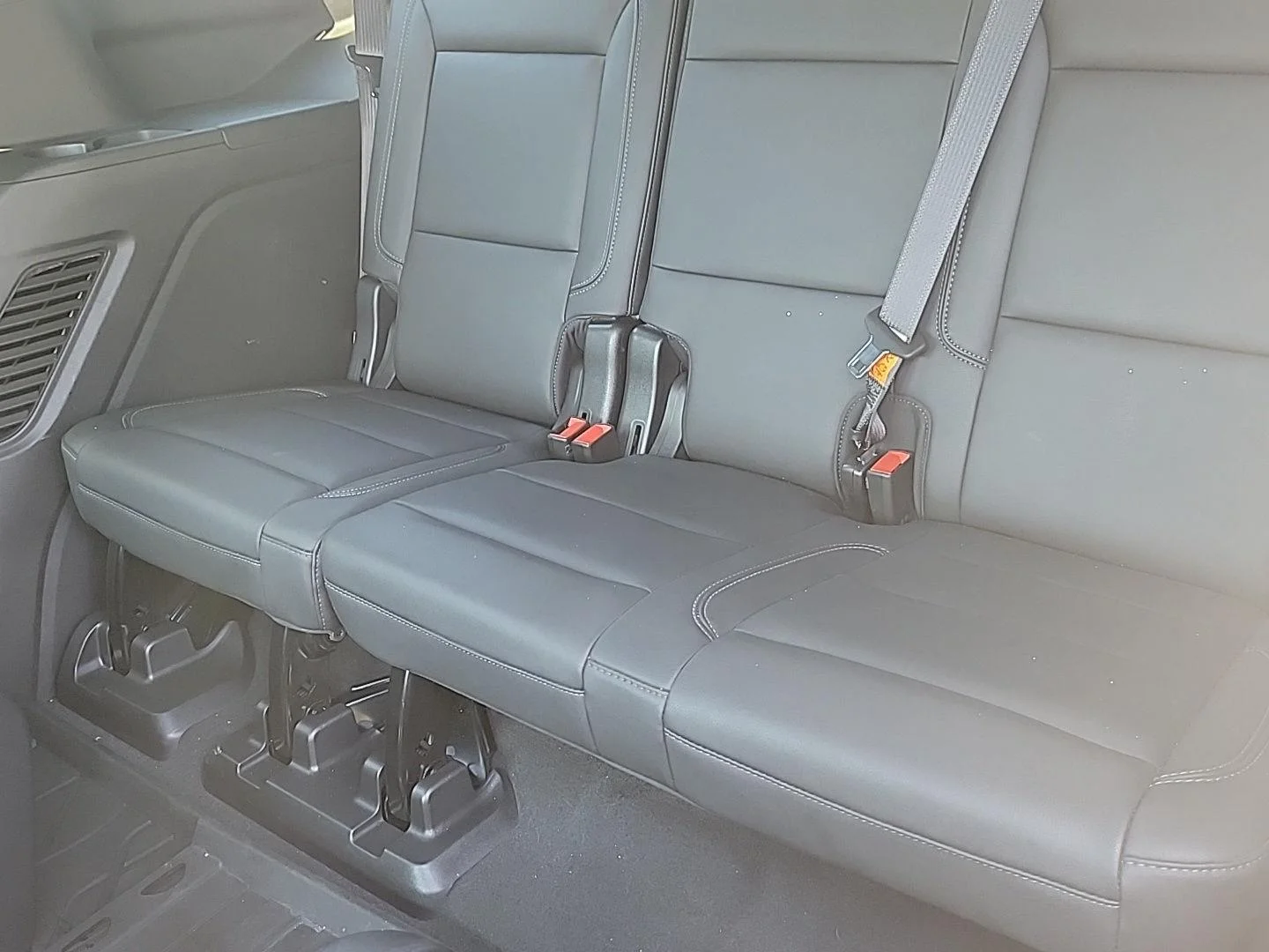 Used 2022 Summit White Chevrolet Z71 image 13