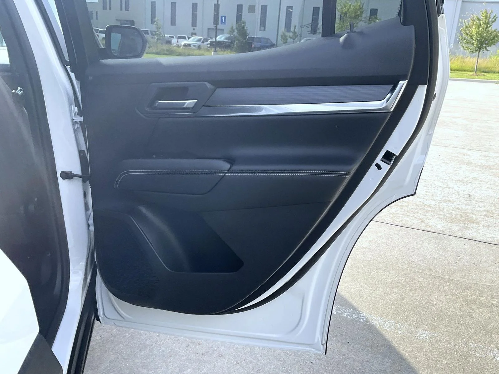 Used 2026 White GMC Elevation image 22