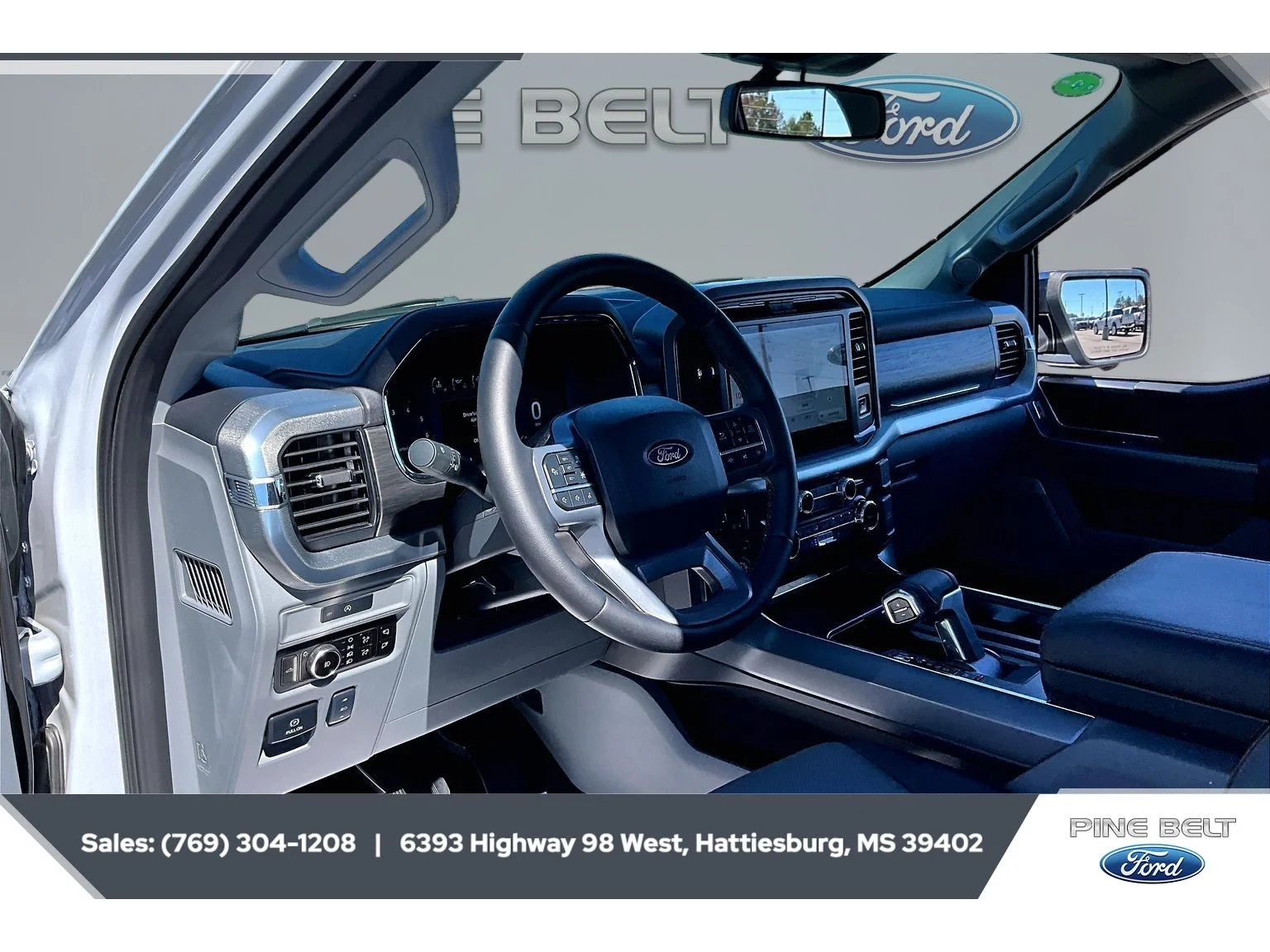 Used 2025 Space White Metallic Ford LARIAT image 13