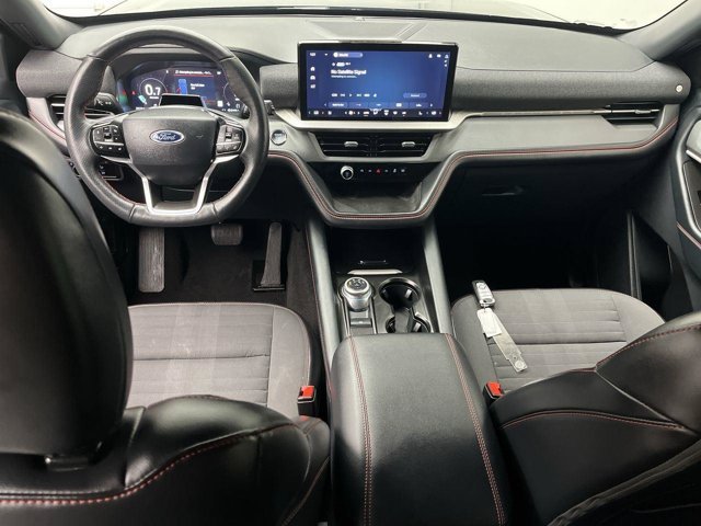 Used 2025 Carbonized Gray Metallic Ford ST-Line image 4