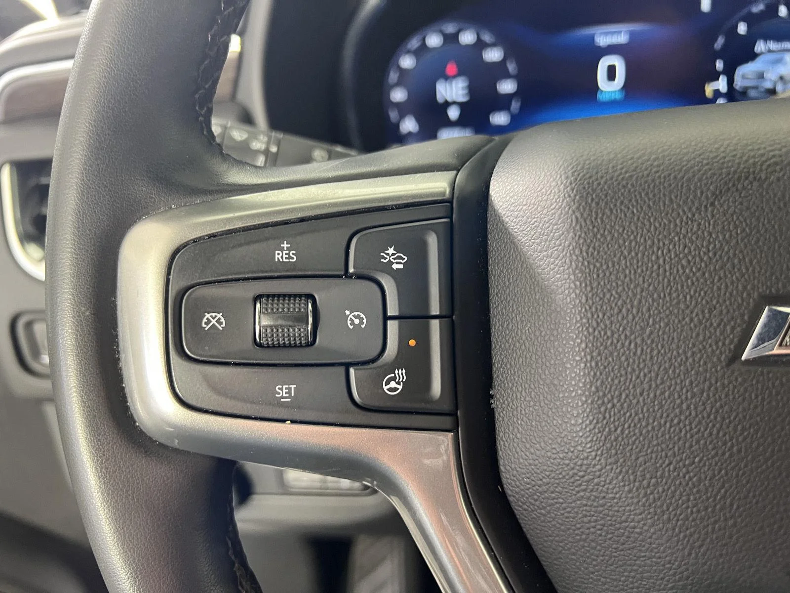 Used 2024 Summit White Chevrolet Z71 image 11