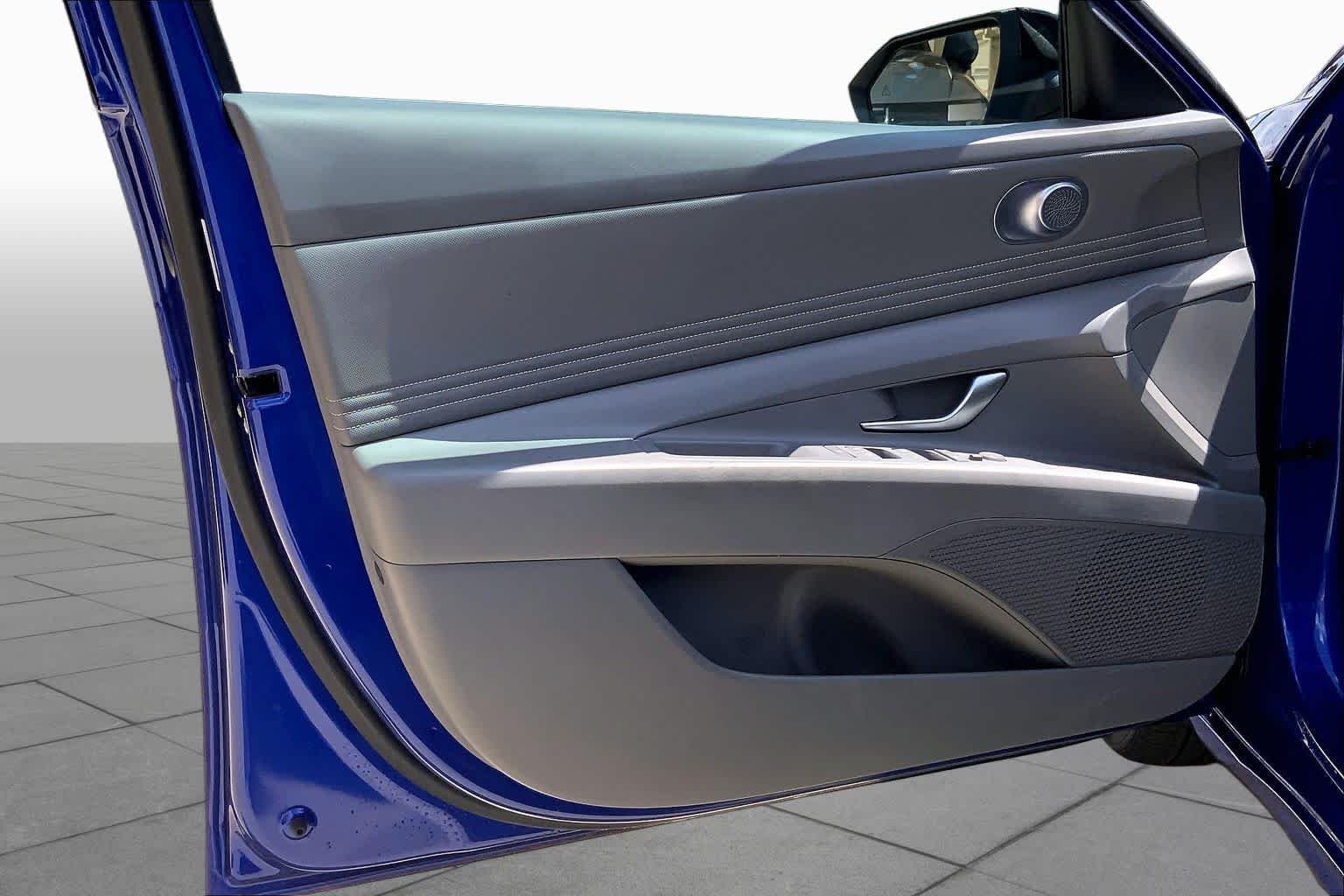Used 2026 Intense Blue Hyundai SEL Sport image 21