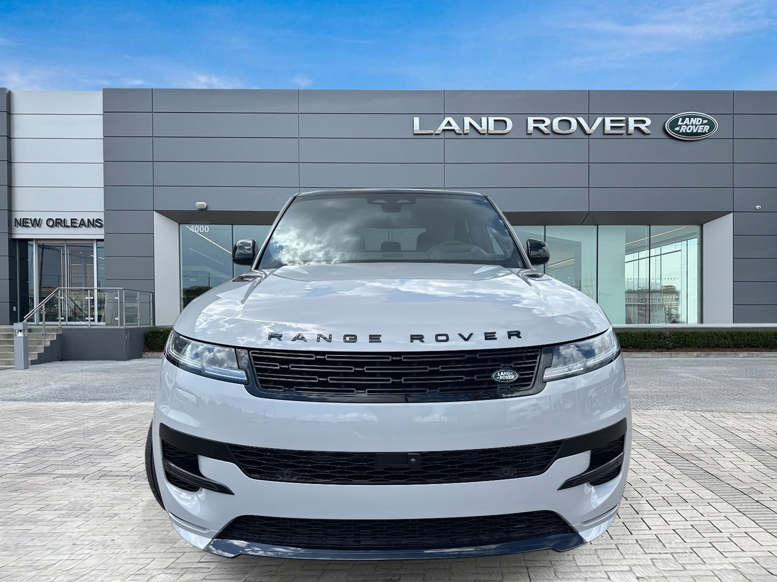 2025 Land Rover Range Rover Sport SE photo 4