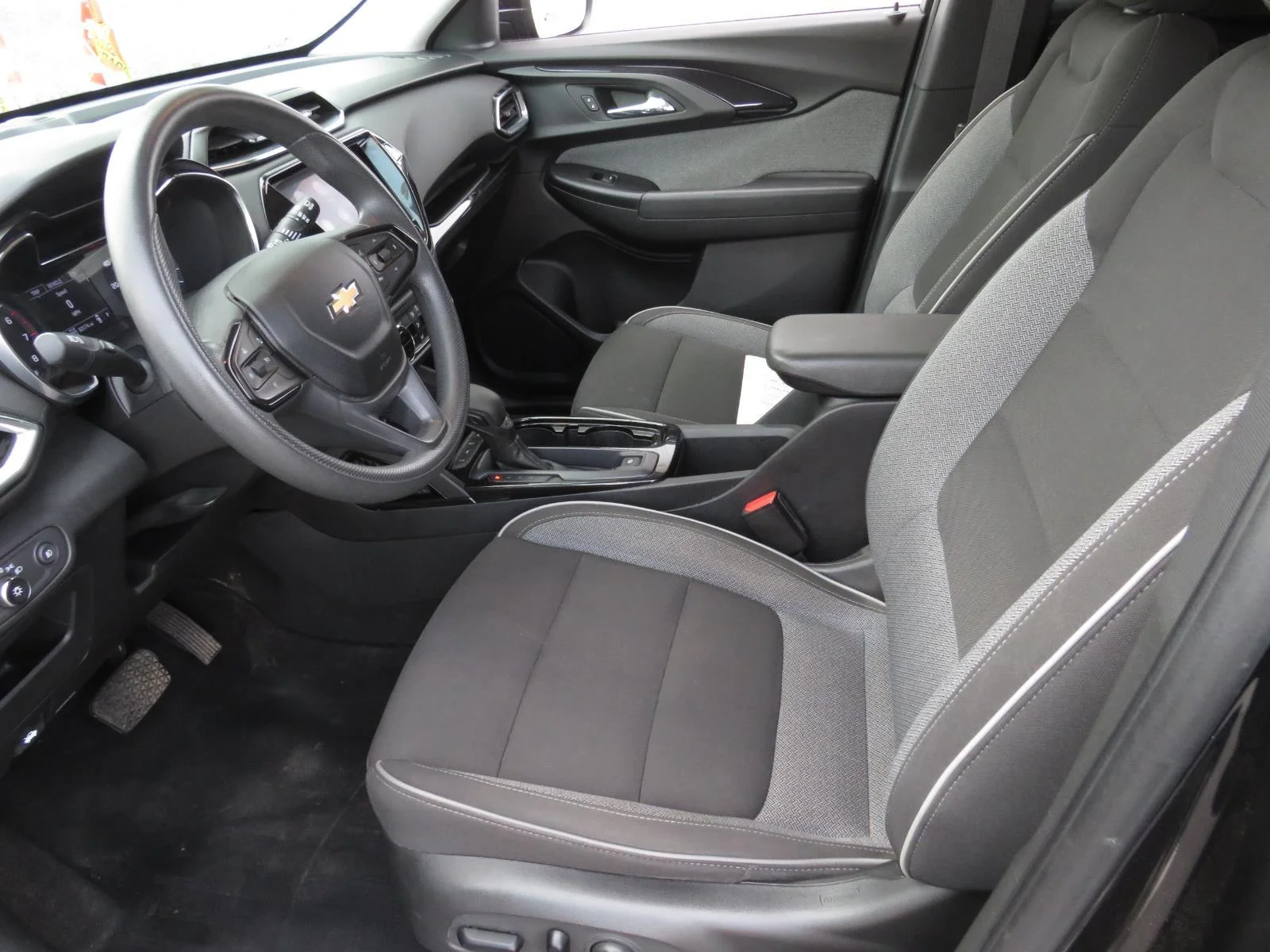 Used 2021 Mosaic Black Metallic Chevrolet LT image 22