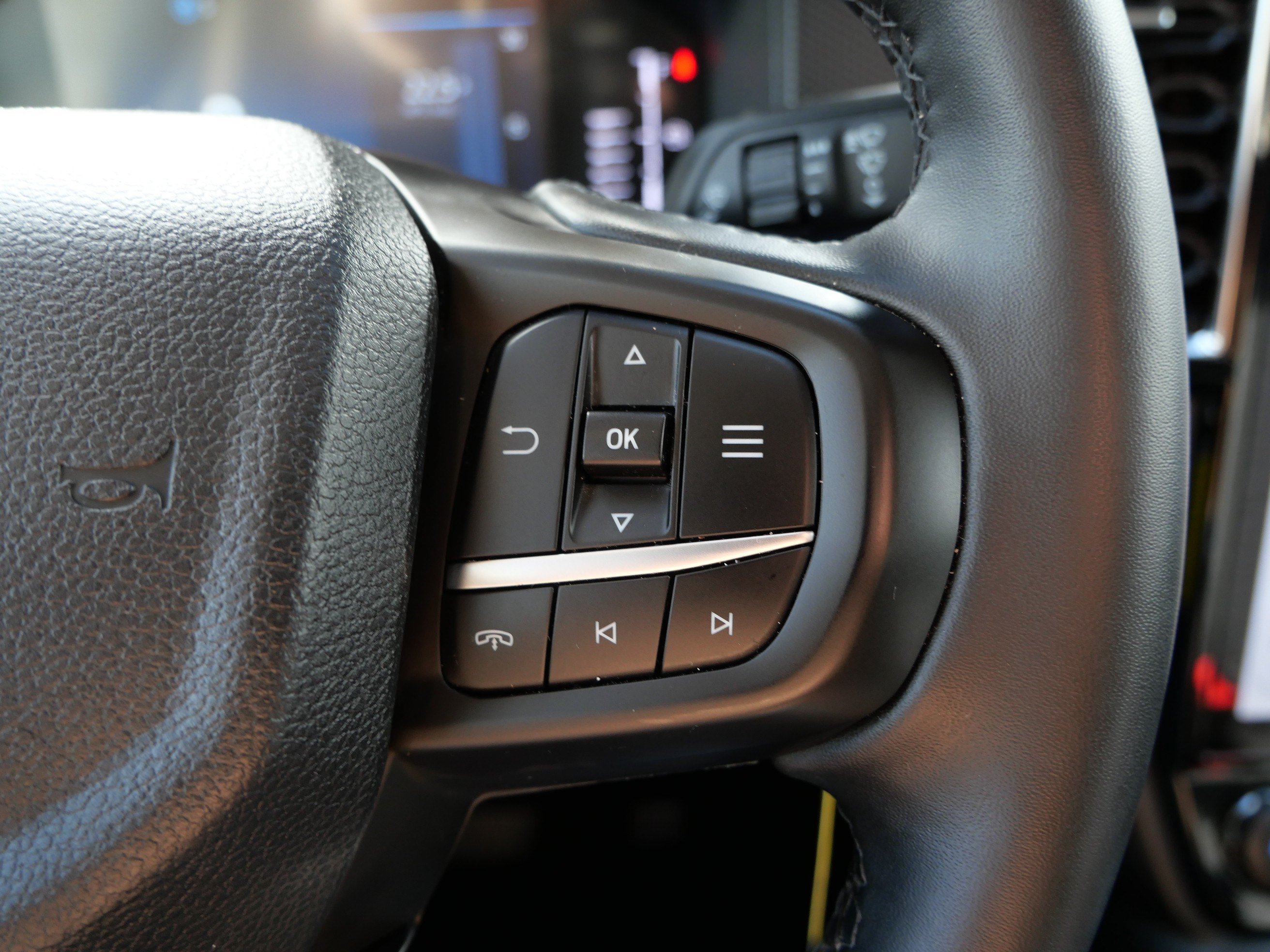 Used 2024 Cactus Grey Ford XLT image 29